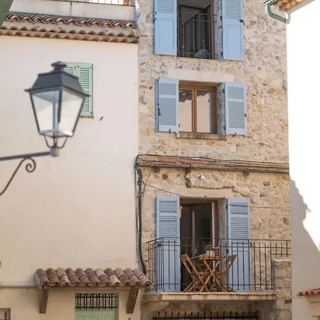 La Pablita, Vieil Antibes, Remparts אנטיב