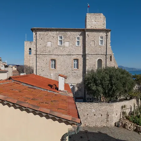 La Pablita, Vieil Antibes, Remparts אנטיב